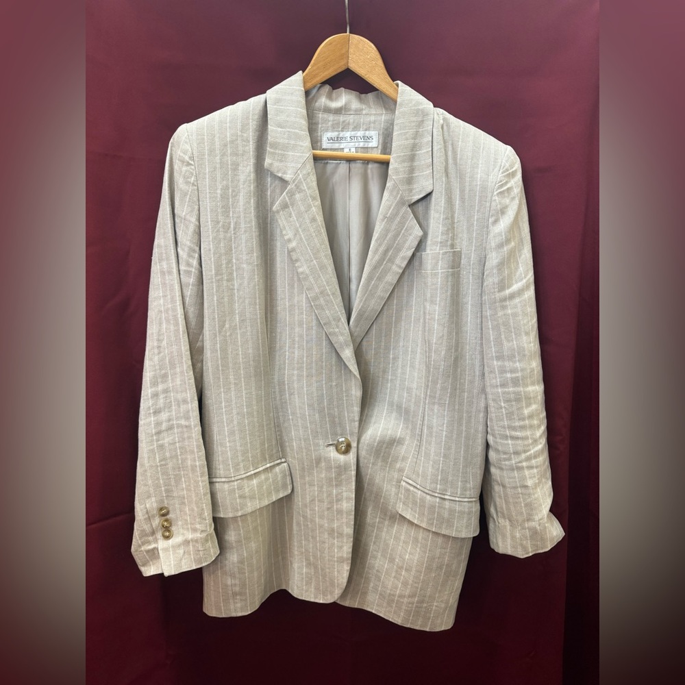 Valerie Steven's Crème and White Striped Suit Jacket - Size 8